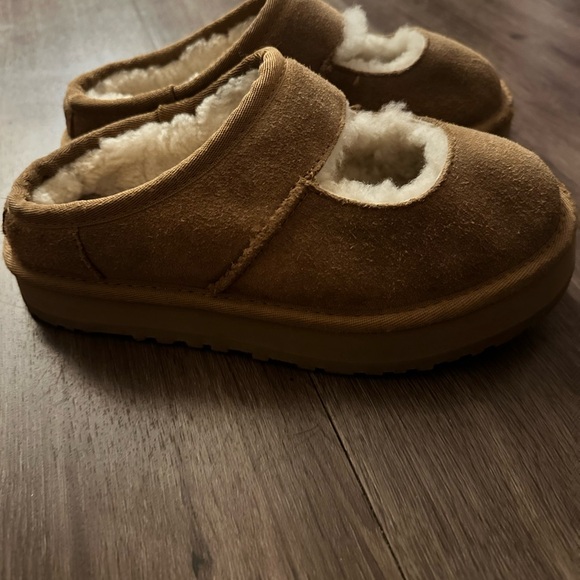 UGG Tan Suede Slip-Ons with Plush Lining - Picture 3 of 7